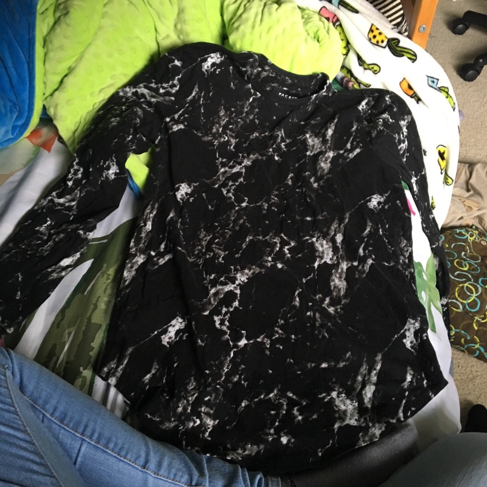 Long sleeve pacsun marble scalloped tee